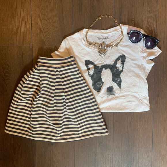 Aeropostale Tops - Aeropostale Women’s French Bulldog Graphic T-shirt Aeropostale Tops - Aeropostale Women’s French Bulldog Graphic T-shirt